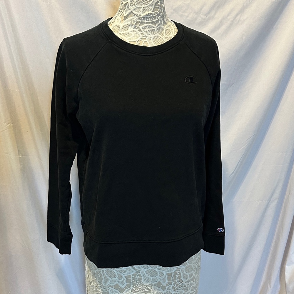 Champion Women's Black Crewneck Sweatshirt